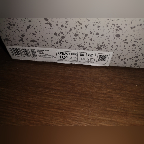 Retro 5 Olive 2024 - Picture 7 of 7